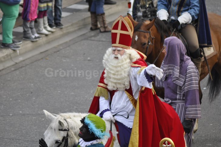 Sinterklaas op weg naar de Grote Markt